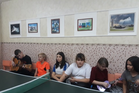 Угадай Мелодию Новогодняя 2022 Угадай Мелодию Новогодняя 2022